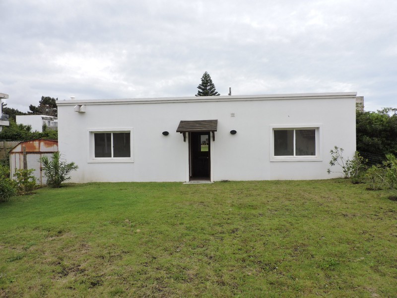 Casa de cinco dormitorios en alquiler en Montoya